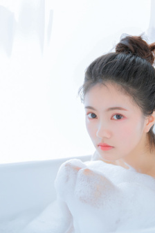 饥渴人妻精油按摩的功效